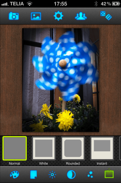 Screen Capture from iDarkroom Screen Capture from iDarkroom