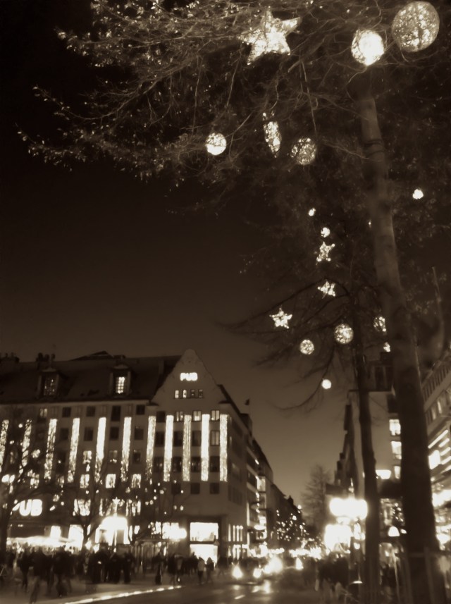 Stockholm 2011 - 12 -02 - Hötorget - iPhonepic